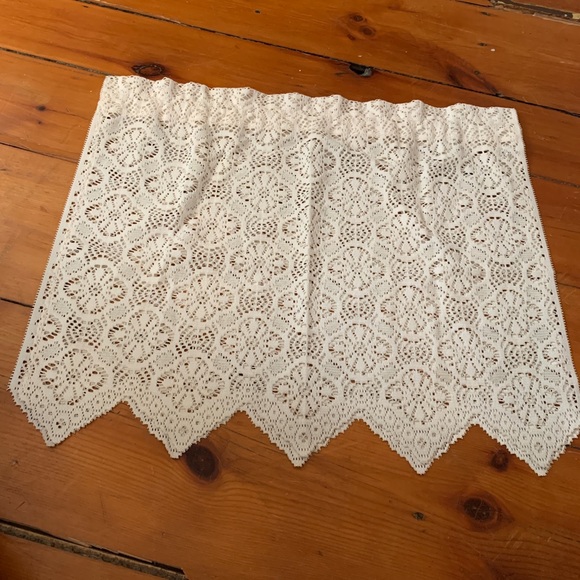 Vintage Farmhouse Lace Curtains - Set of 2
